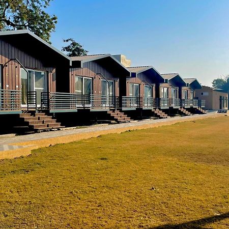 Vrindavan Greens Resort Udaipur Esterno foto